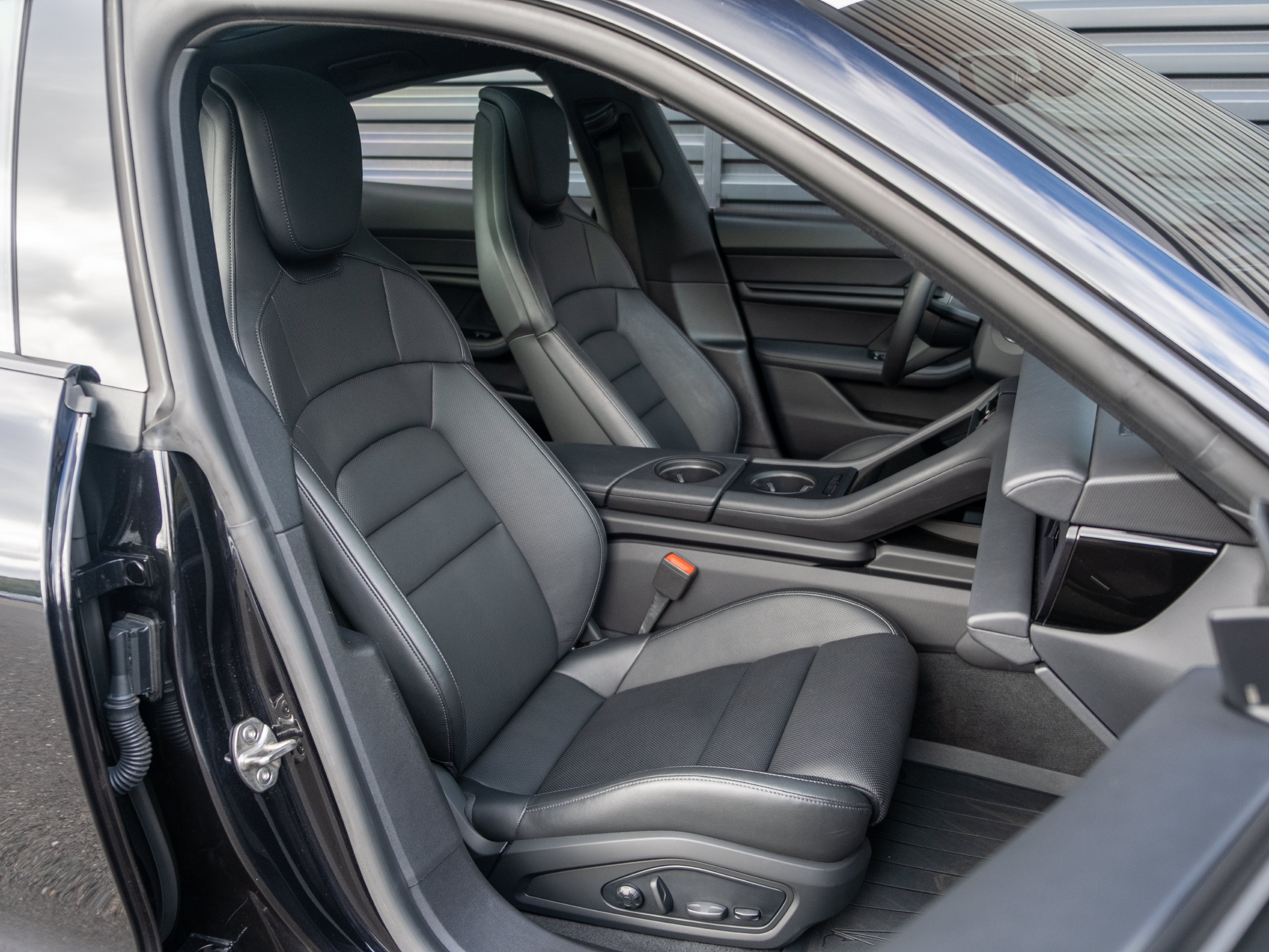 Certified 2024 Porsche Taycan RWD image 34