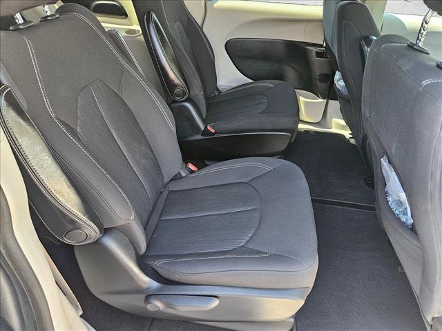 Used 2020 Chrysler Voyager LX w/ Cold Weather Group FWD image 21
