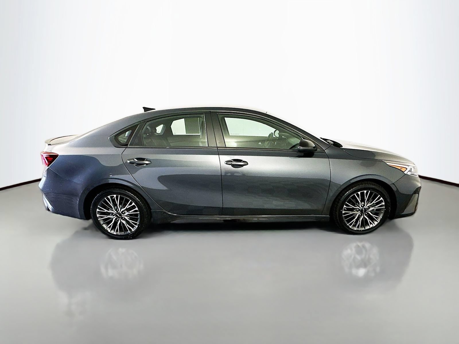 Used 2022 Kia Forte GT-Line w/ GT-Line Technology Package FWD image 8