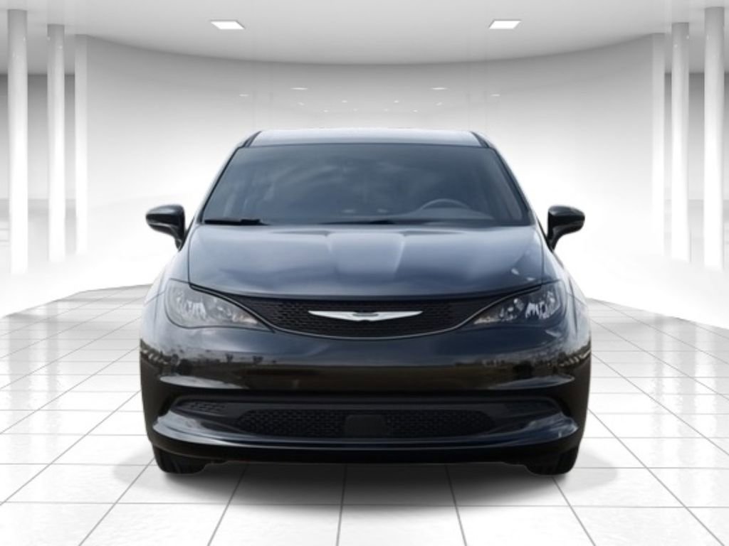 Used 2026 Chrysler Voyager LX image 6