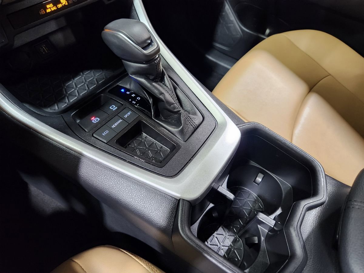 Used 2024 Toyota RAV4 XLE Premium image 37