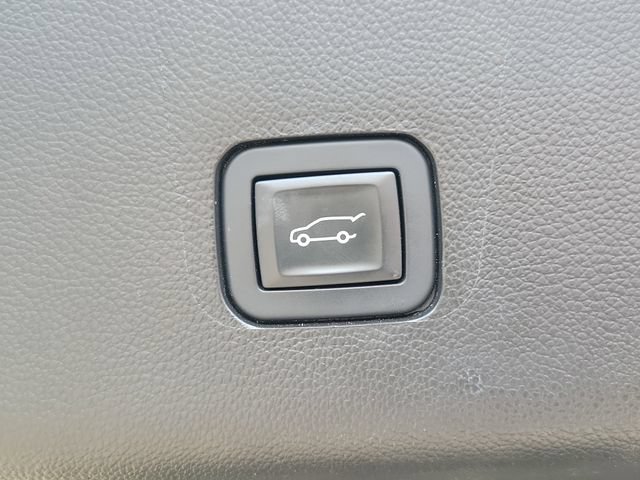 Used 2018 Chevrolet Traverse LT FWD image 7