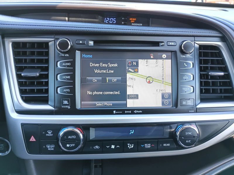 Used 2018 Toyota Highlander Limited AWD/4WD image 12