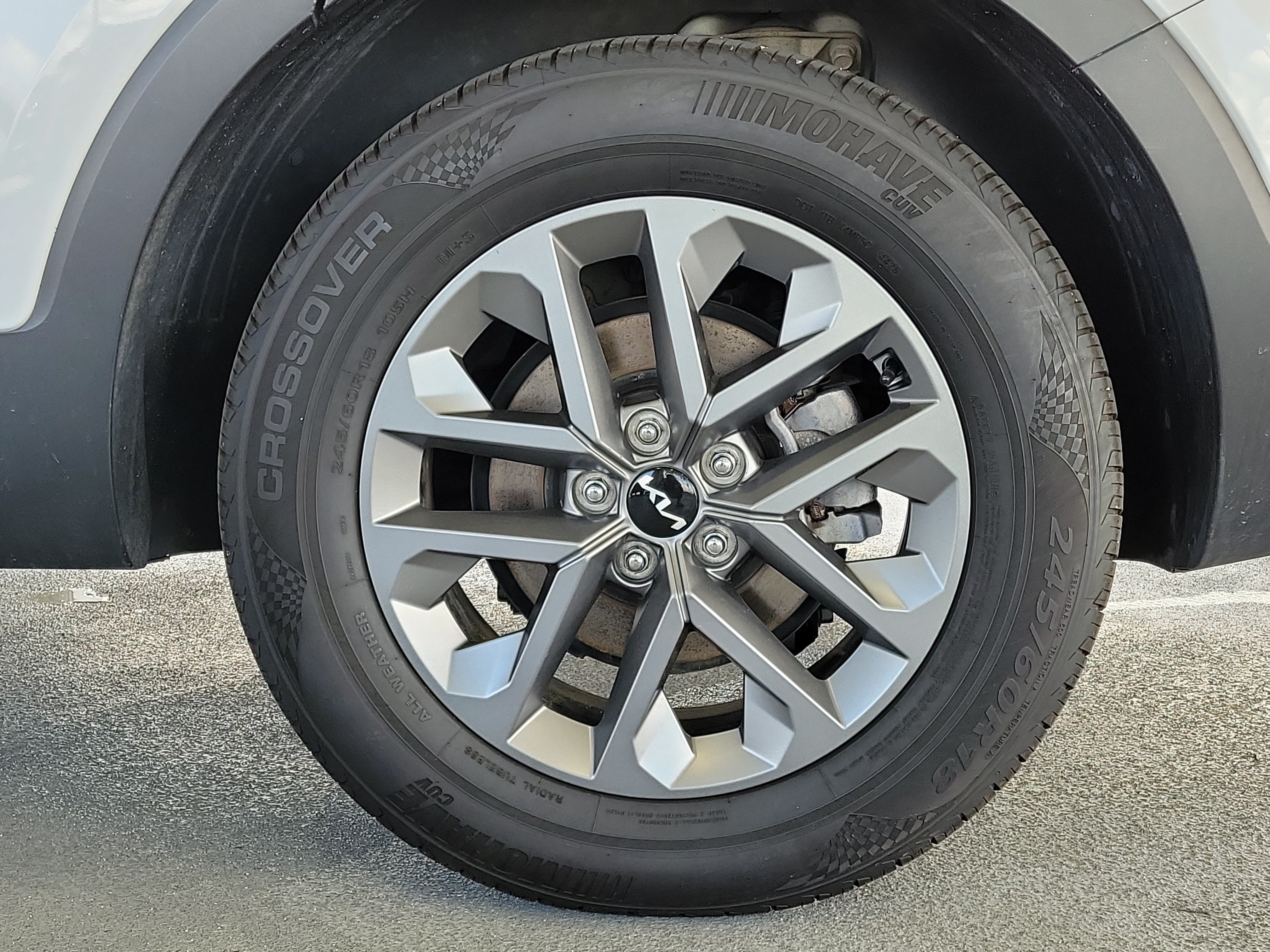 Used 2023 Kia Telluride LX AWD/4WD image 5
