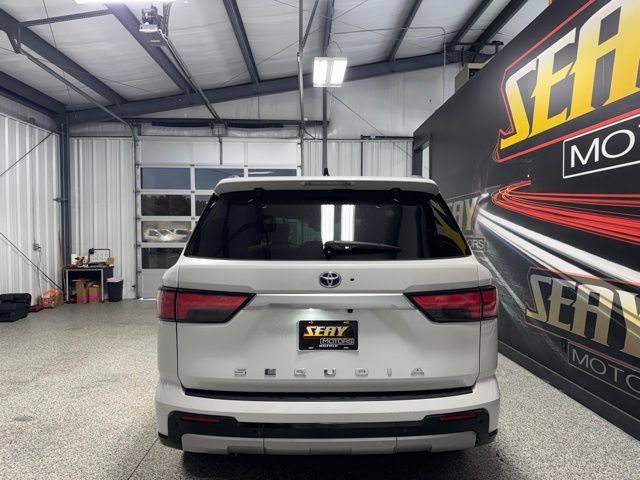 Used 2023 Toyota Sequoia Capstone AWD/4WD image 17