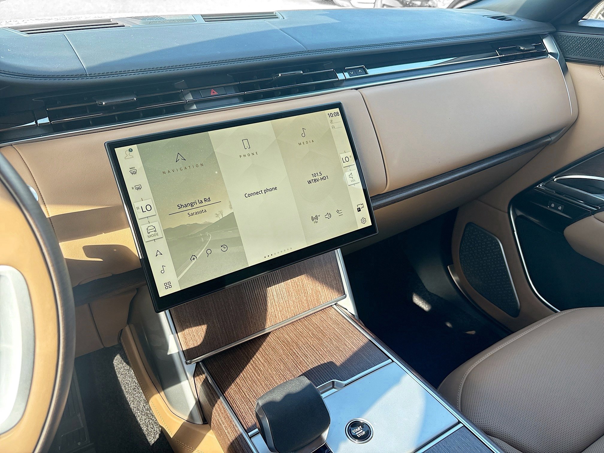 New 2026 Land Rover Range Rover Long Wheelbase Autobiography image 30