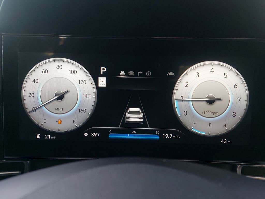 Certified 2025 Hyundai Elantra SEL w/ Cargo Package image 16