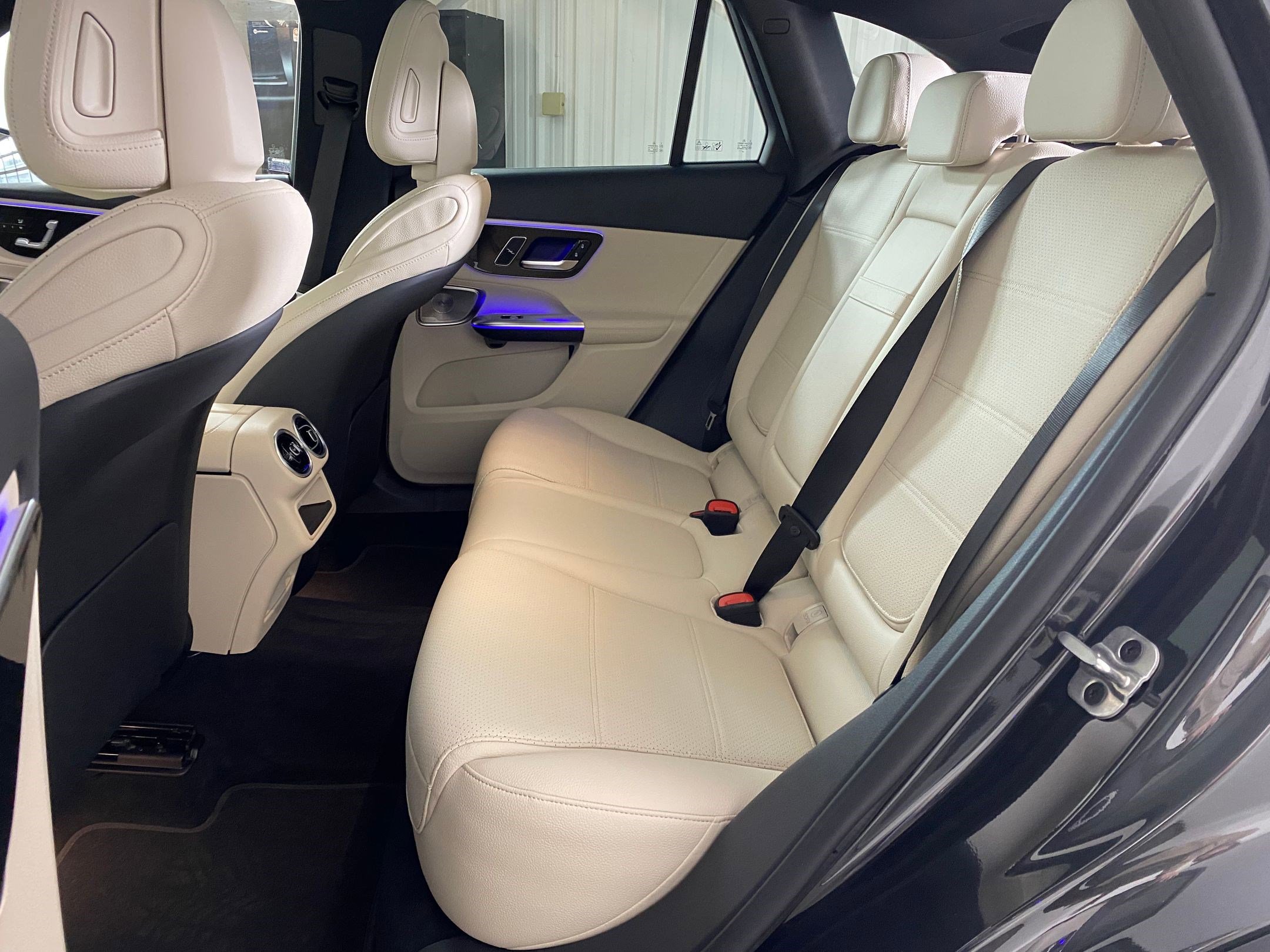 Used 2026 Mercedes-Benz GLC 300 4MATIC image 13