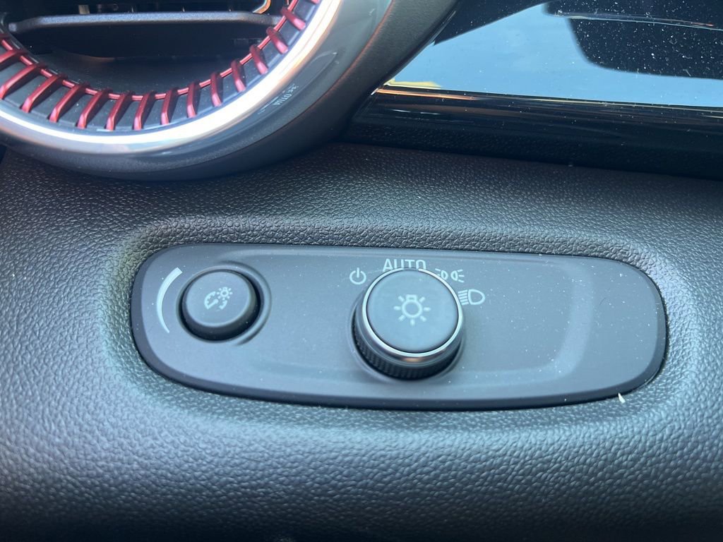 Used 2025 Chevrolet Trax RS w/ Driver Confidence Package image 16