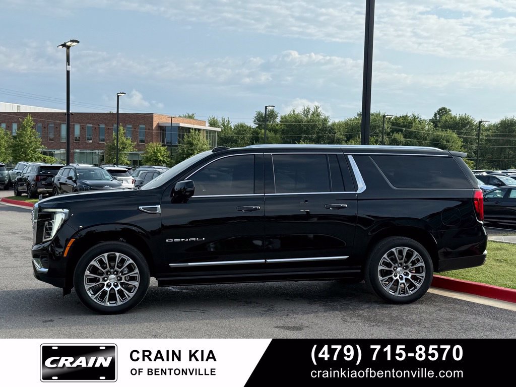 Used 2026 GMC Yukon XL Denali w/ Denali Reserve Package AWD/4WD image 4