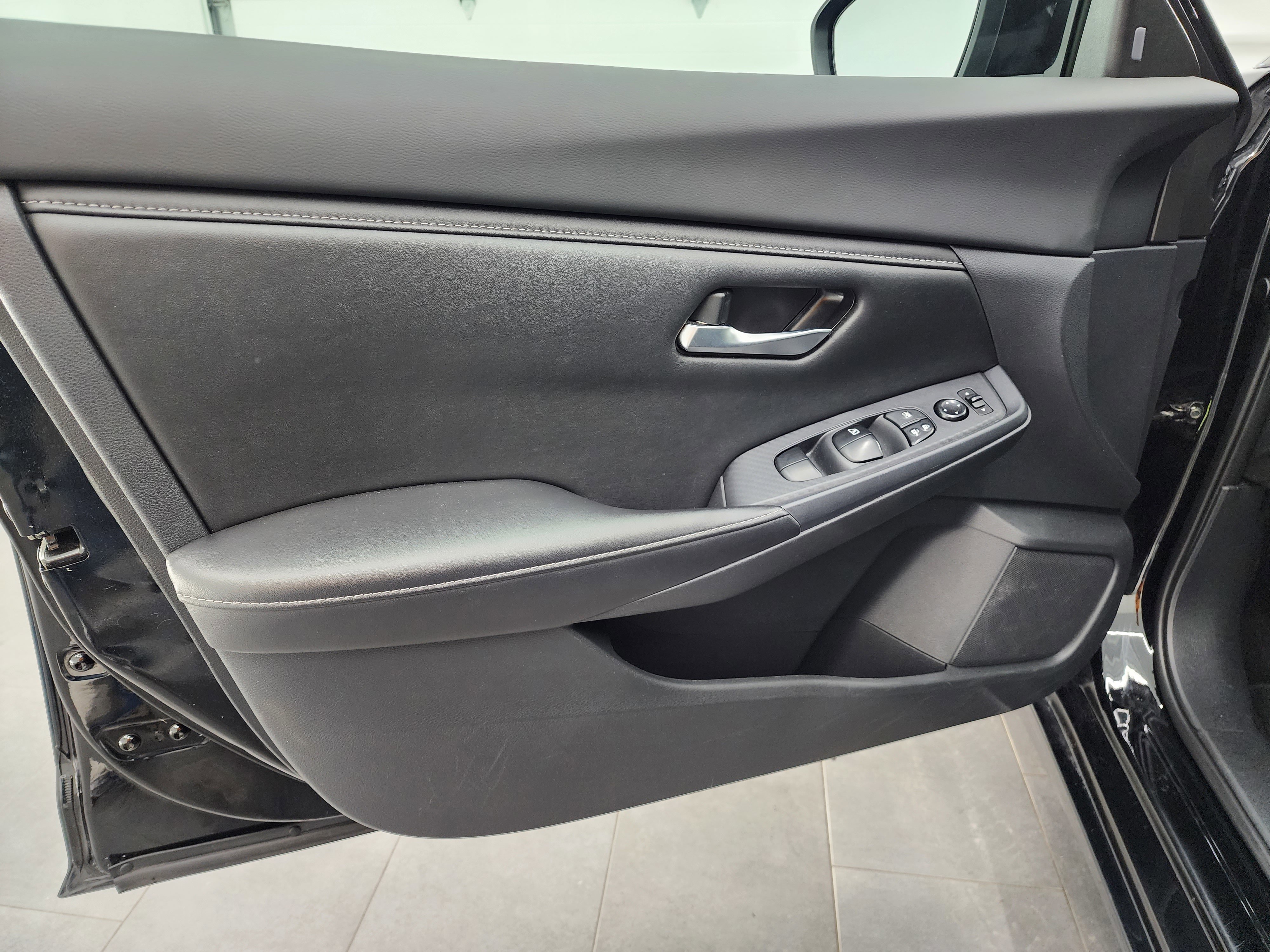 Used 2023 Nissan Sentra SV image 35