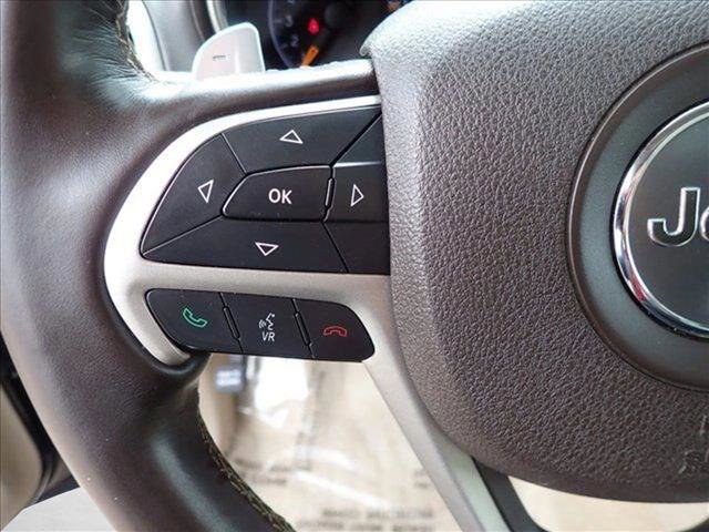 Used 2016 Jeep Grand Cherokee Overland w/ Advanced Technology Group AWD/4WD image 17