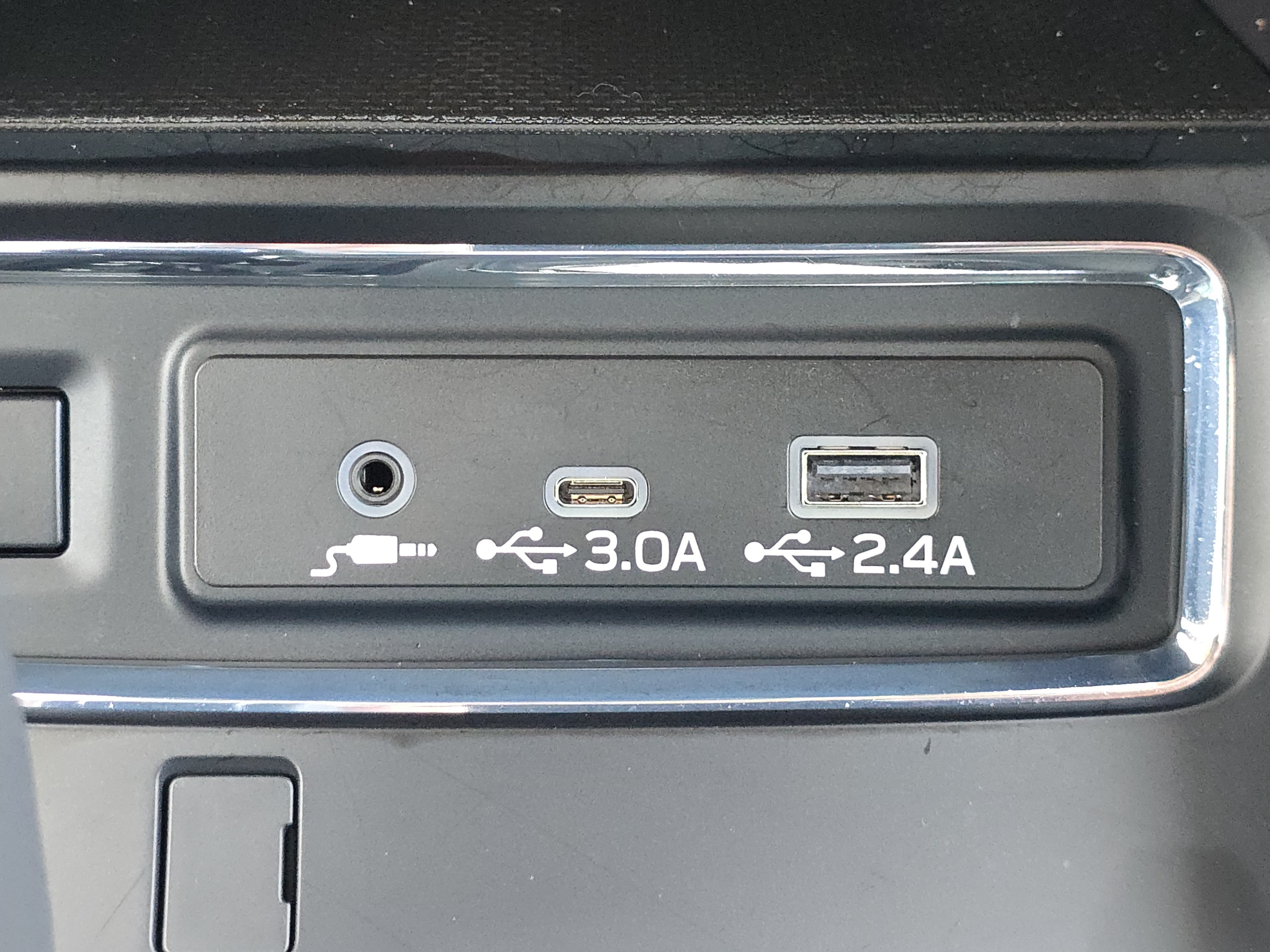 Certified 2025 Subaru Ascent Bronze Edition AWD/4WD image 13