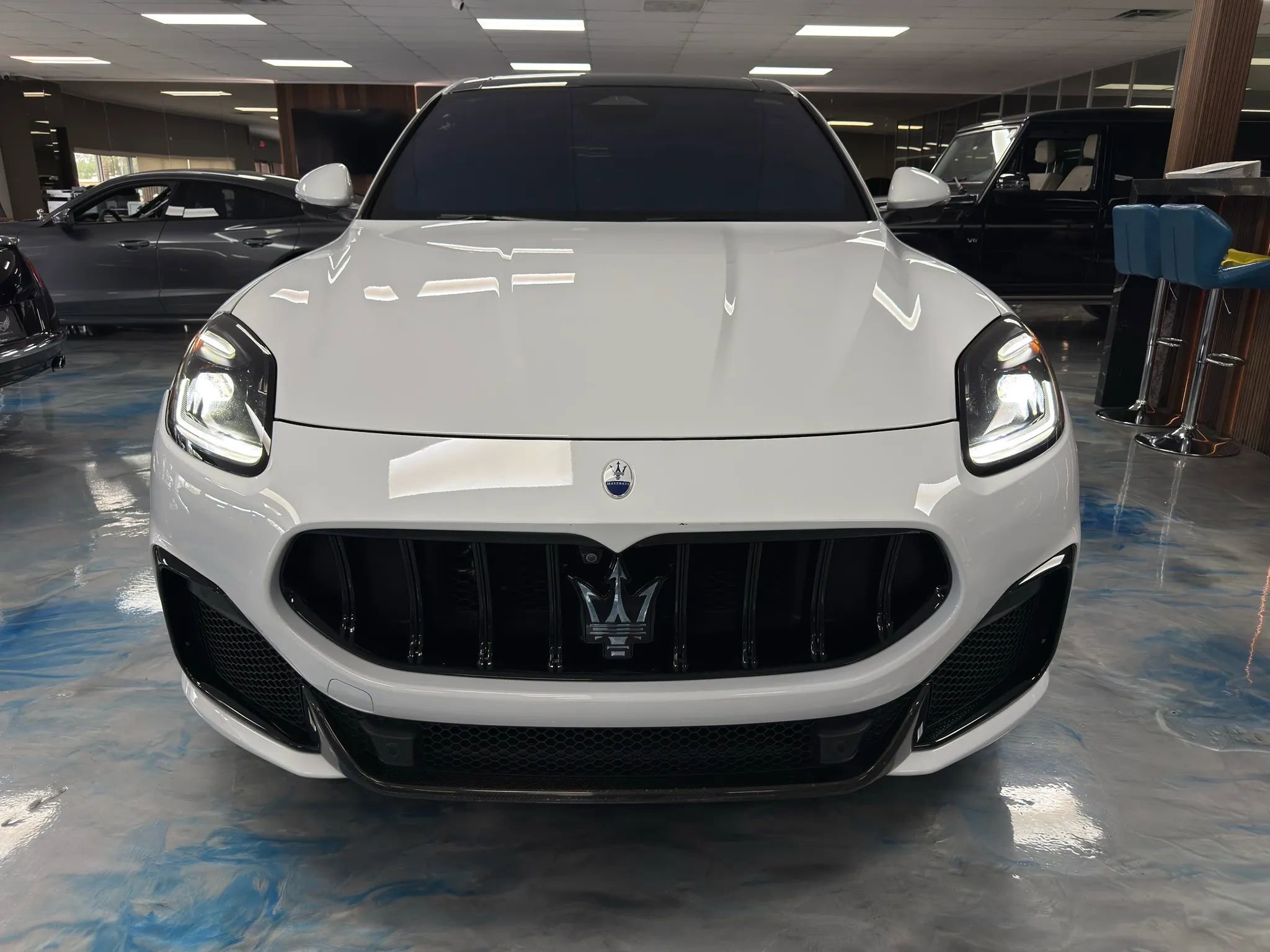 Used 2023 Maserati Grecale Trofeo image 2