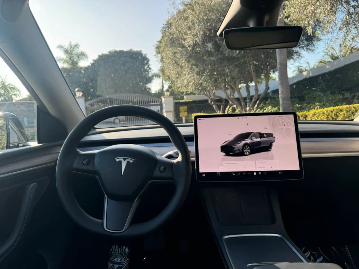 Used 2024 Tesla Model Y Long Range AWD/4WD image 16