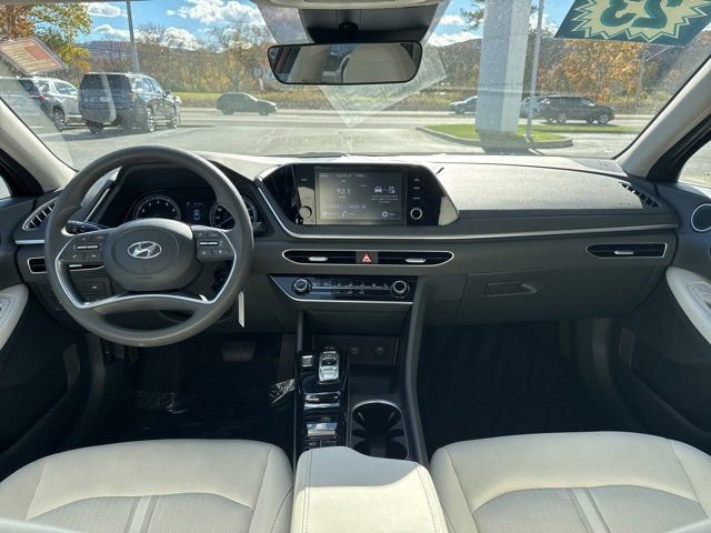 Used 2023 Hyundai Sonata SE w/ Cargo Package image 10
