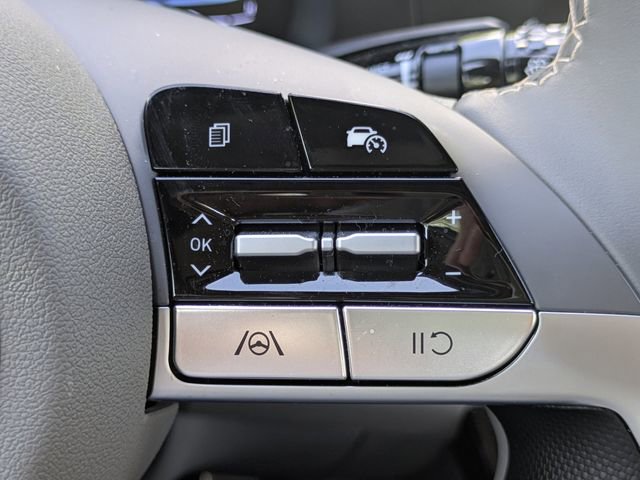 Certified 2025 Hyundai Elantra Sport FWD image 23