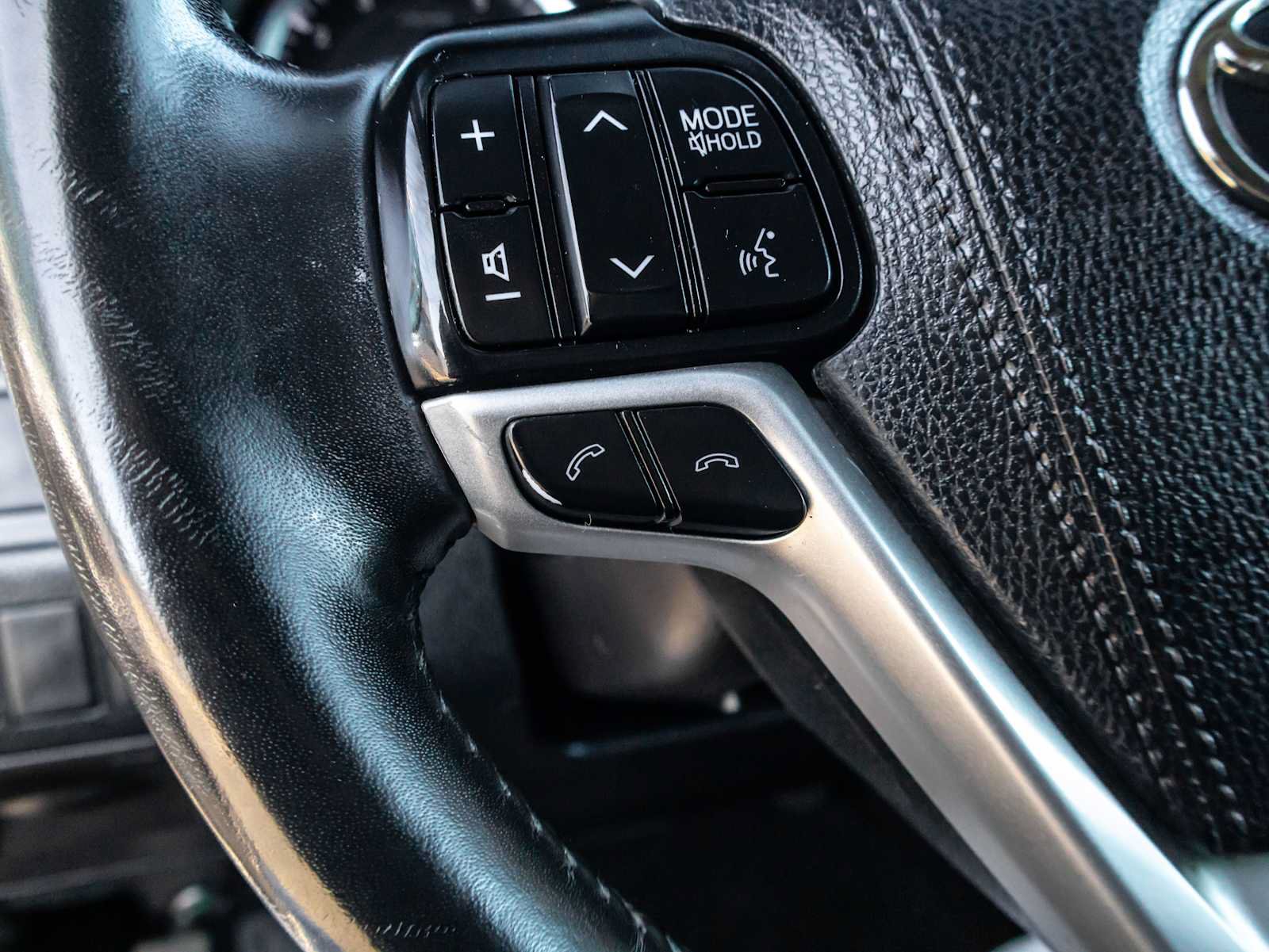 Certified 2019 Toyota Highlander XLE FWD image 45
