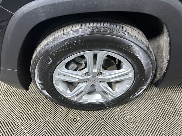 Used 2023 GMC Terrain SLE image 11