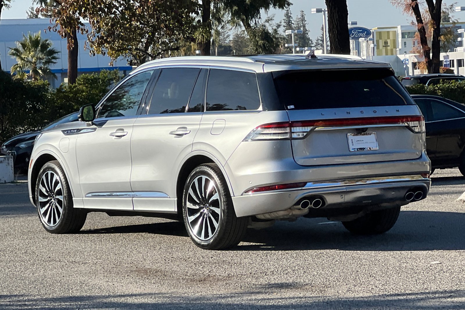 Certified 2023 Lincoln Aviator Black Label Grand Touring w/ Class IV Trailer Tow Package image 6