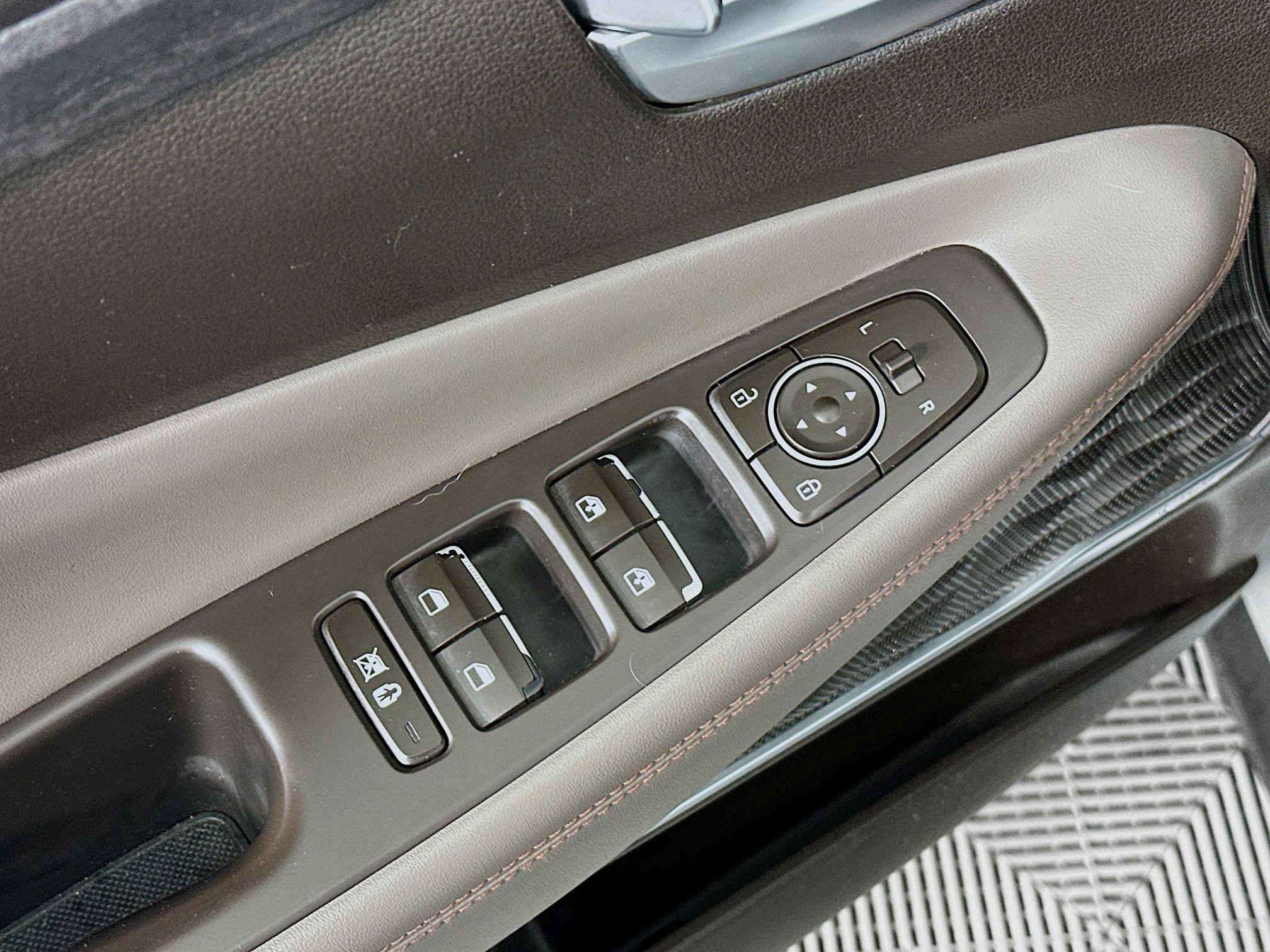 Used 2019 Hyundai Santa Fe AWD image 15