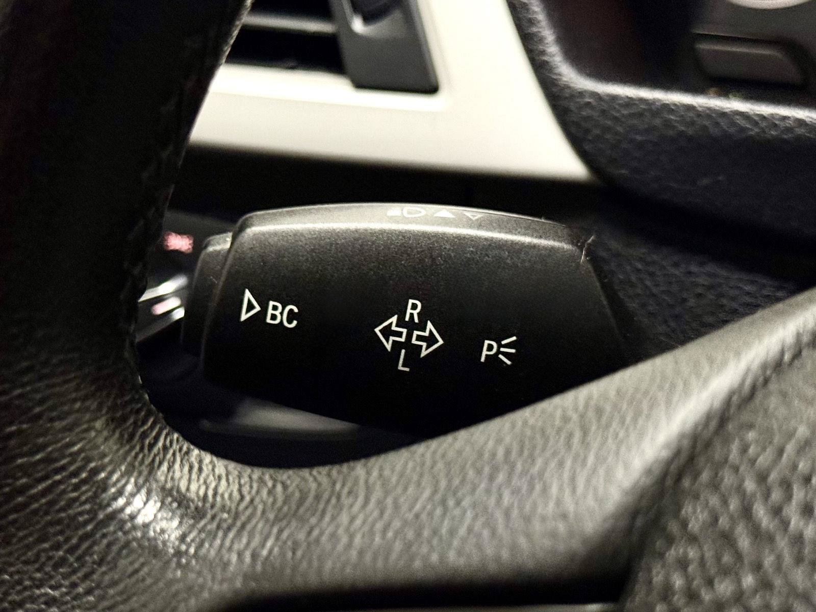 Used 2014 BMW 320i xDrive Sedan AWD/4WD image 21