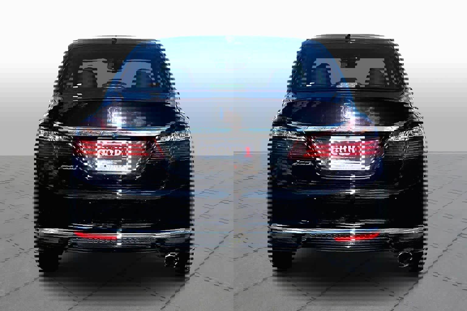 Used 2017 Honda Accord EX-L image 5