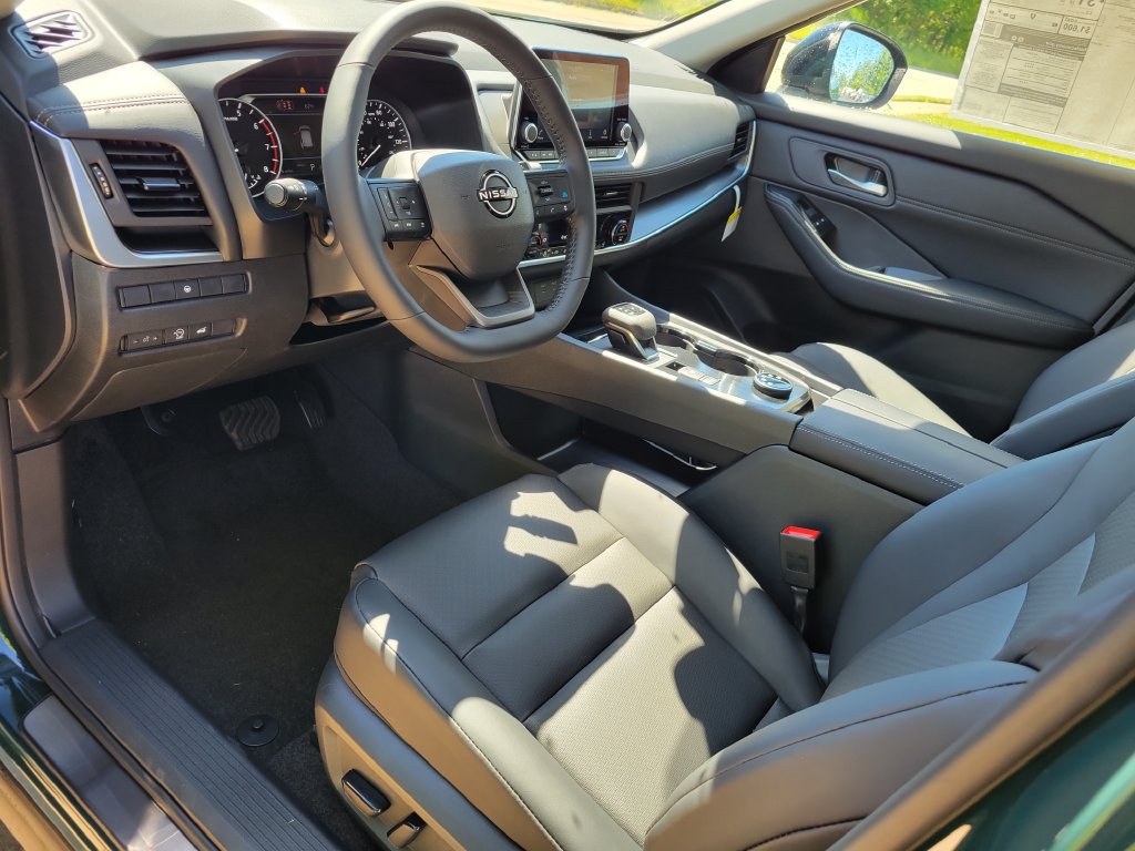 New 2026 Nissan Rogue Dark Armor AWD/4WD image 6