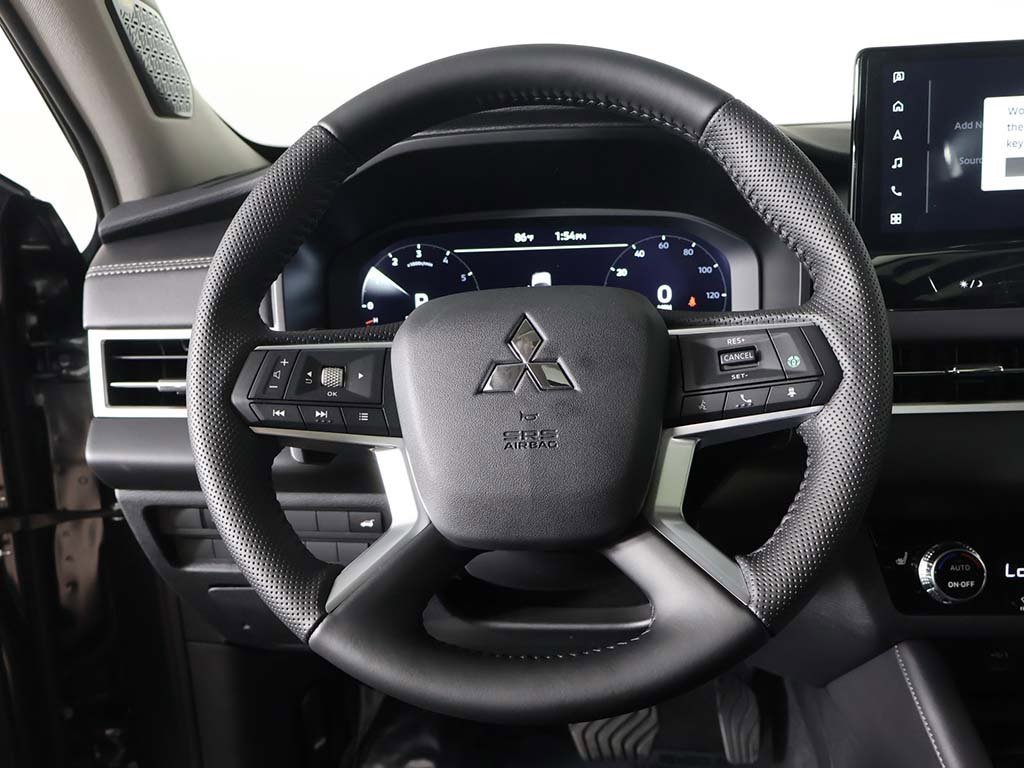New 2025 Mitsubishi Outlander SE image 45