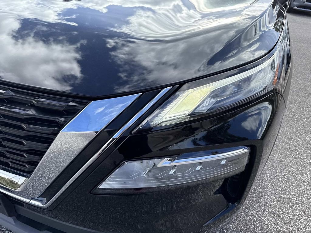 Certified 2023 Nissan Rogue SV image 10