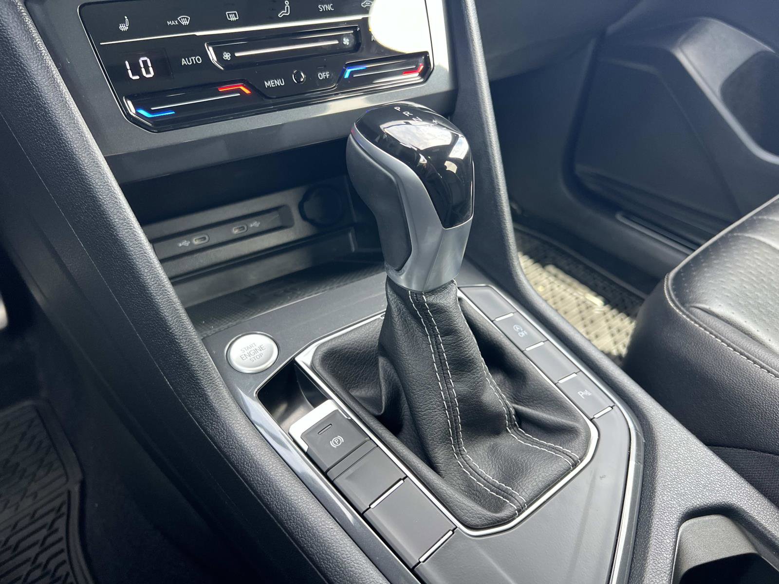Certified 2022 Volkswagen Tiguan SE R-Line FWD image 16