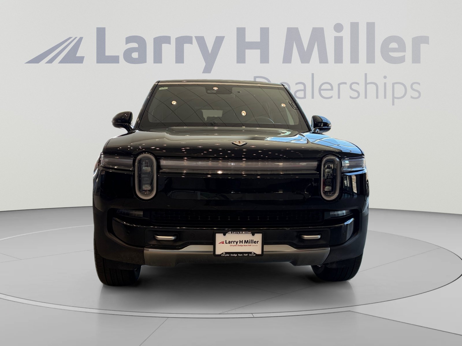 Used 2026 Rivian R1S Adventure Tri AWD/4WD image 8