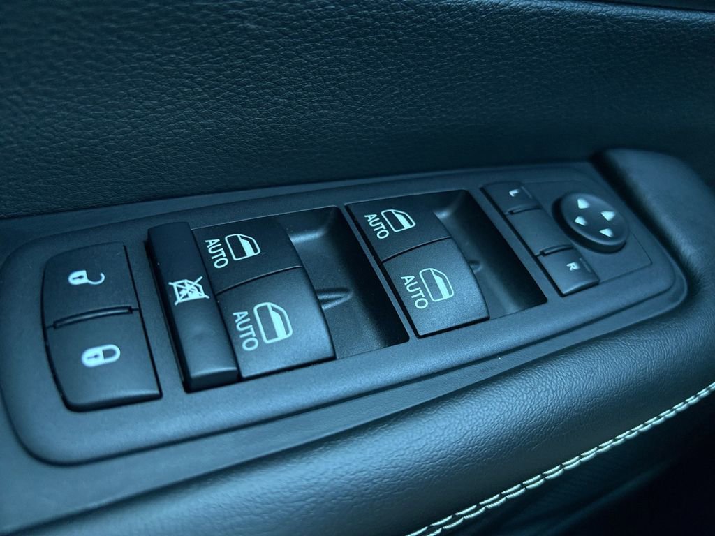 New 2026 Chrysler Pacifica Select image 14