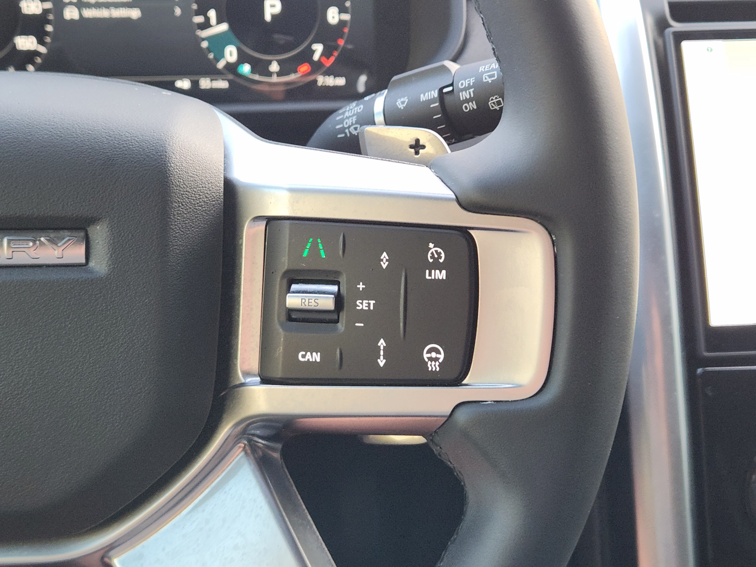 Certified 2025 Land Rover Discovery S AWD/4WD image 26