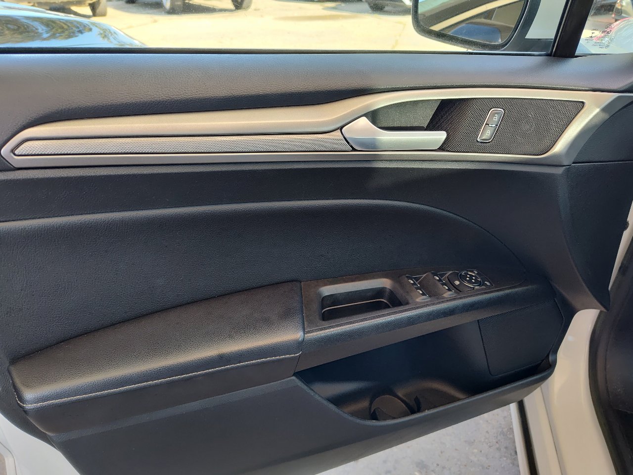 Used 2019 Ford Fusion SE image 14