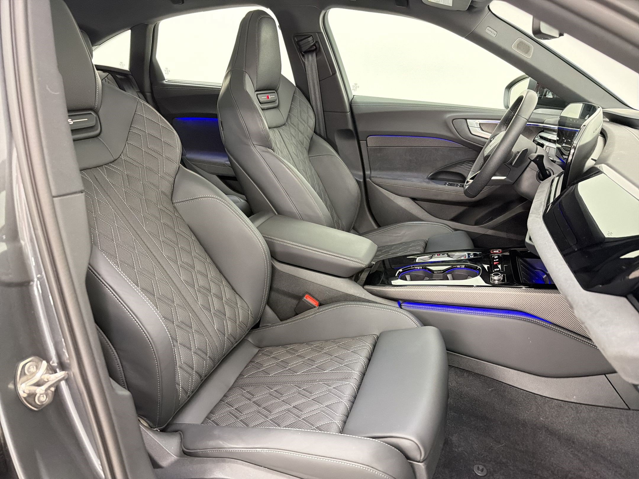 Certified 2025 Audi S5 Premium Plus w/ Premium Plus Package AWD/4WD image 31