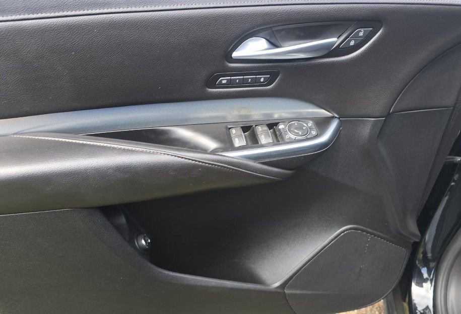 Used 2021 Cadillac XT4 Premium Luxury image 8