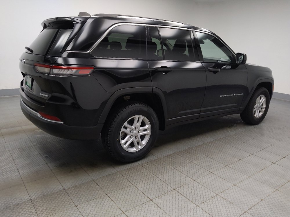 Used 2023 Jeep Grand Cherokee Laredo w/ Luxury Tech Group I AWD/4WD image 10