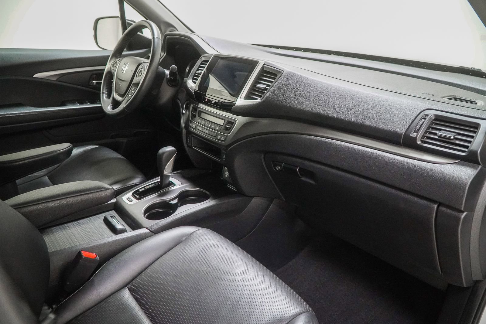 Used 2018 Honda Ridgeline RTL-T image 38