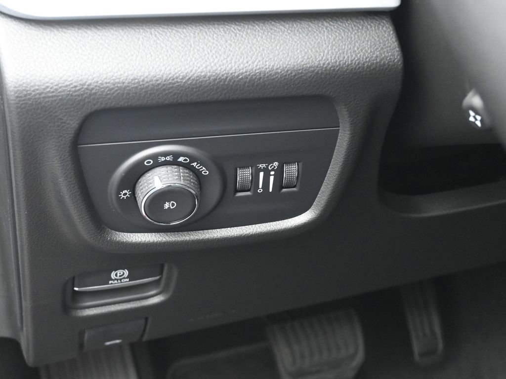 New 2025 Jeep Grand Cherokee L Limited w/ Luxury Tech Group II image 20