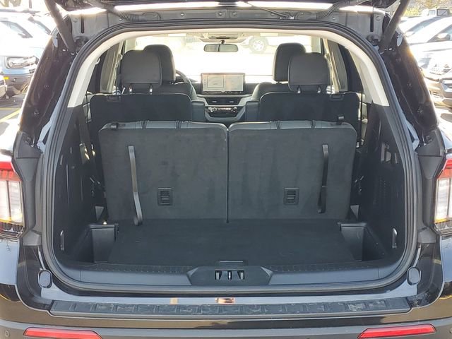 Certified 2025 Ford Explorer Active w/ Active Comfort Package AWD/4WD image 8