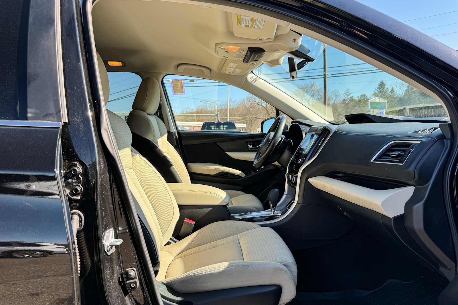 Certified 2022 Subaru Ascent Premium w/ Convenience Package image 9