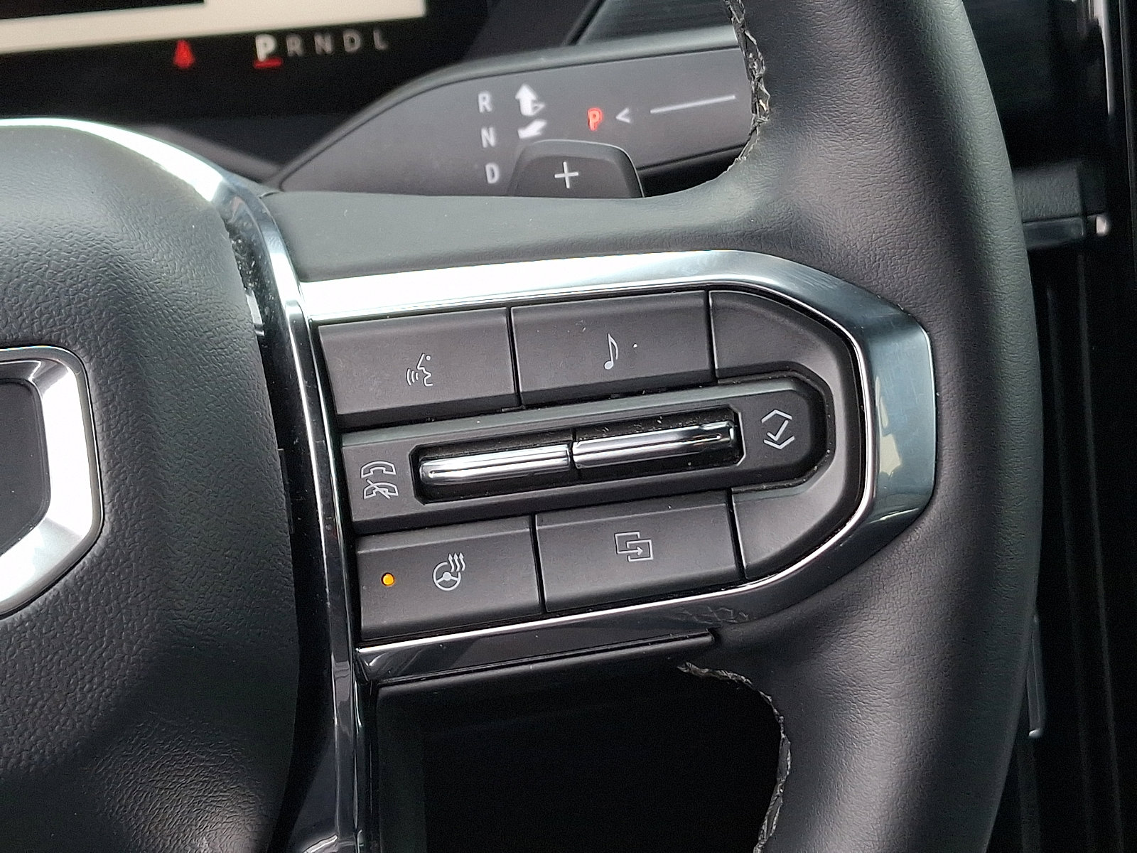 Used 2025 GMC Acadia Elevation AWD/4WD image 23