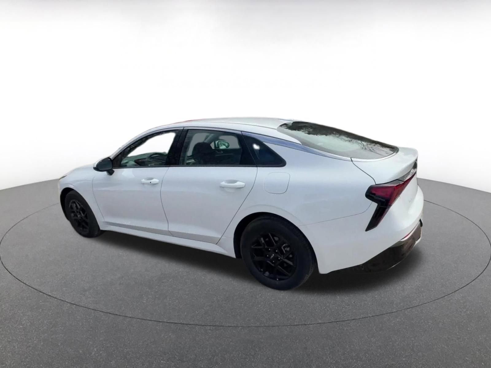 Used 2025 Kia K5 LXS image 10