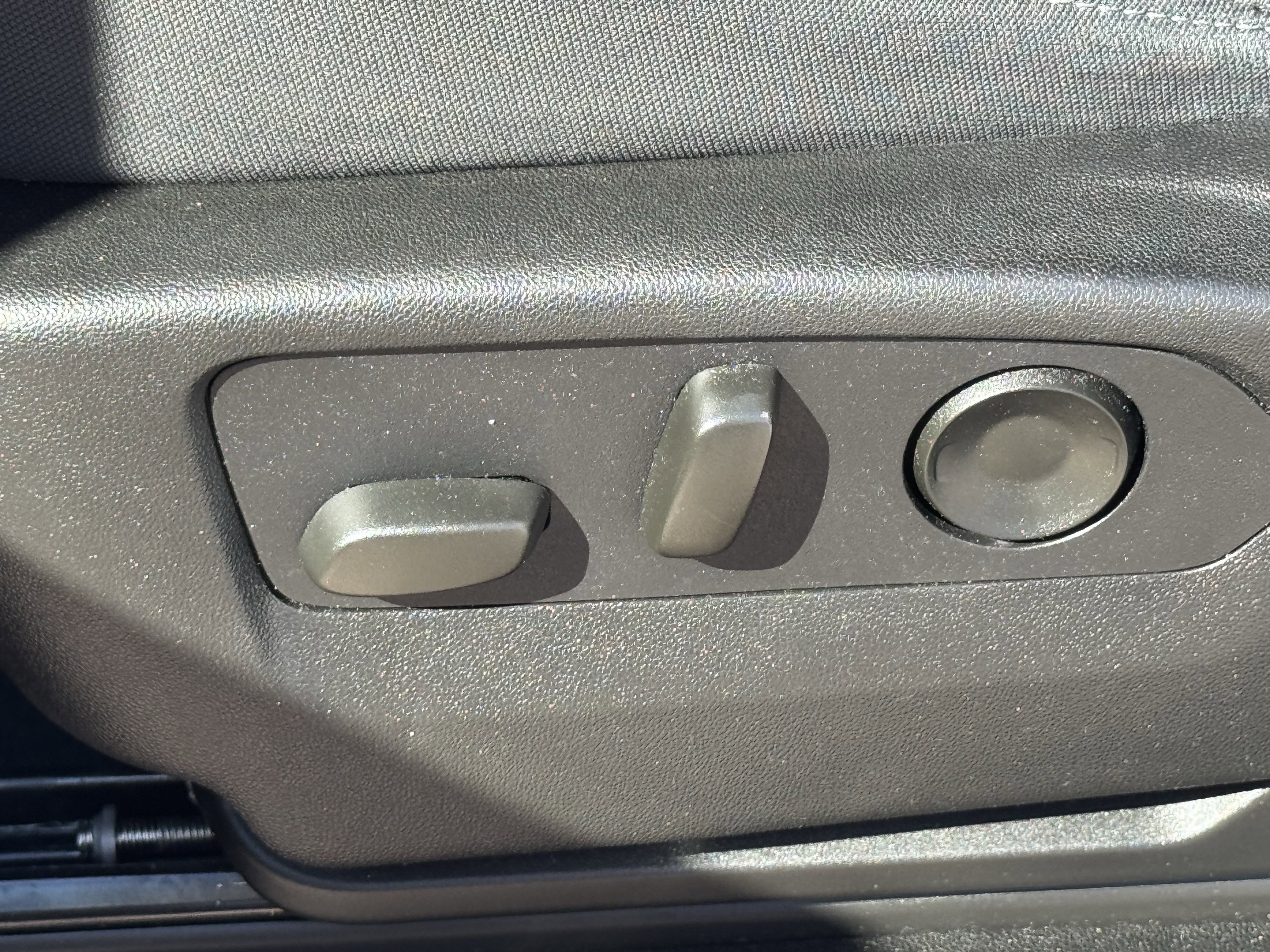 Used 2024 GMC Yukon XL SLE w/ Gmc Pro Safety Plus Package image 28