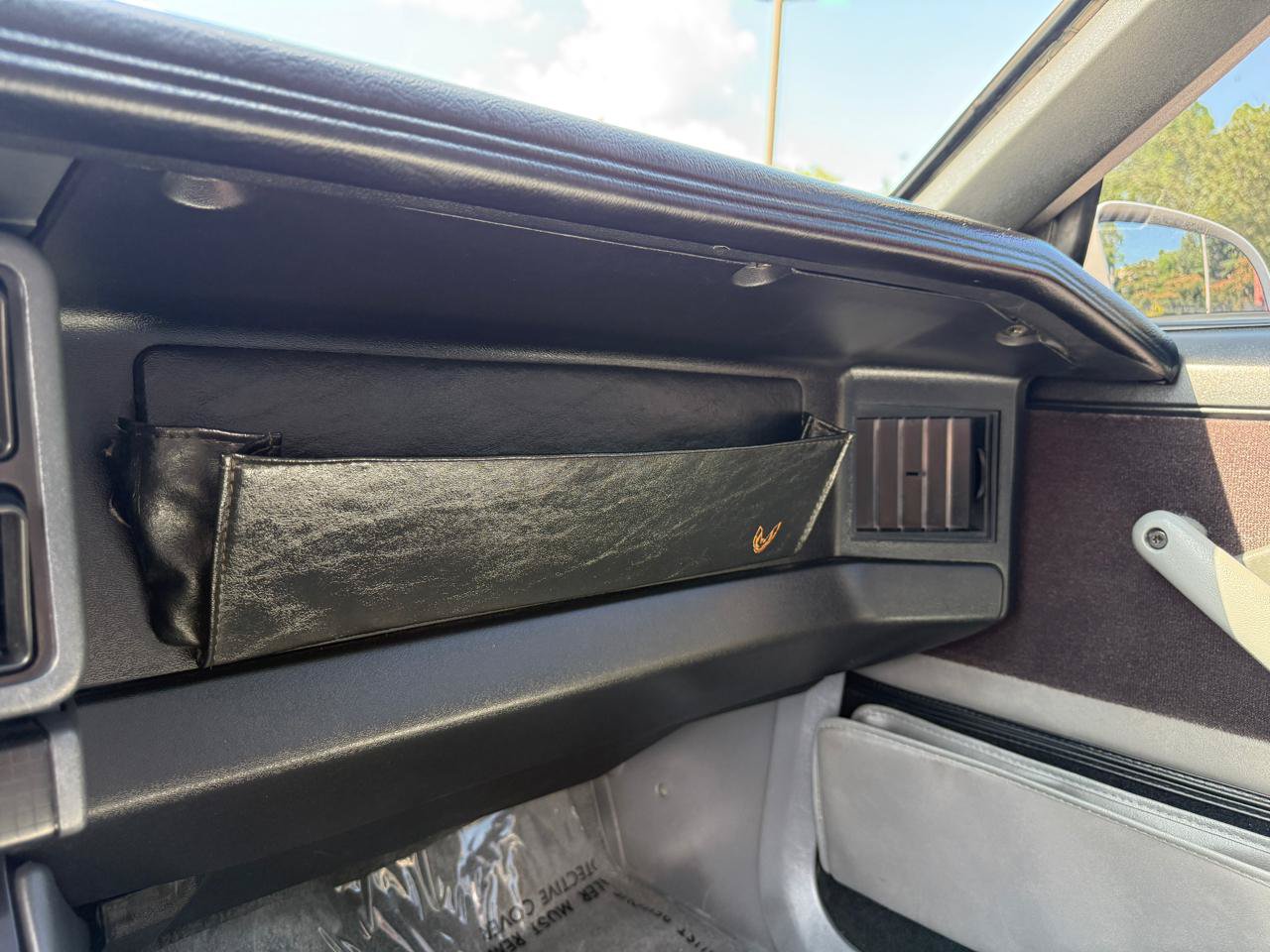Used 1991 Pontiac Firebird Trans Am RWD image 18
