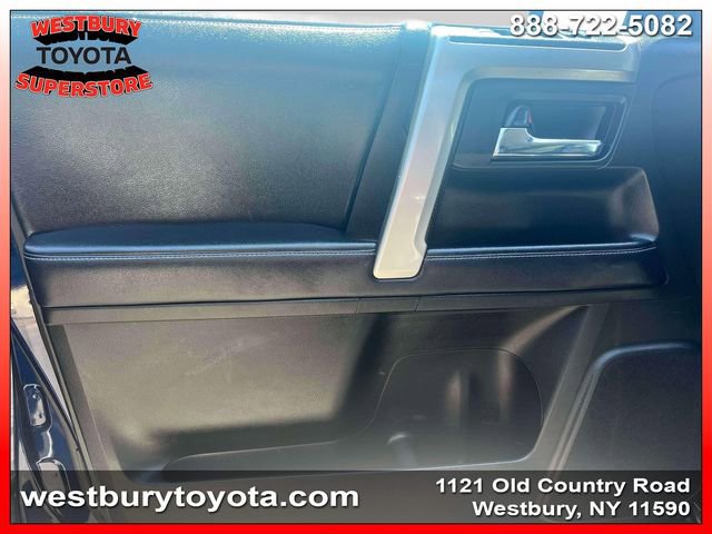 Used 2018 Toyota 4Runner SR5 AWD/4WD image 18