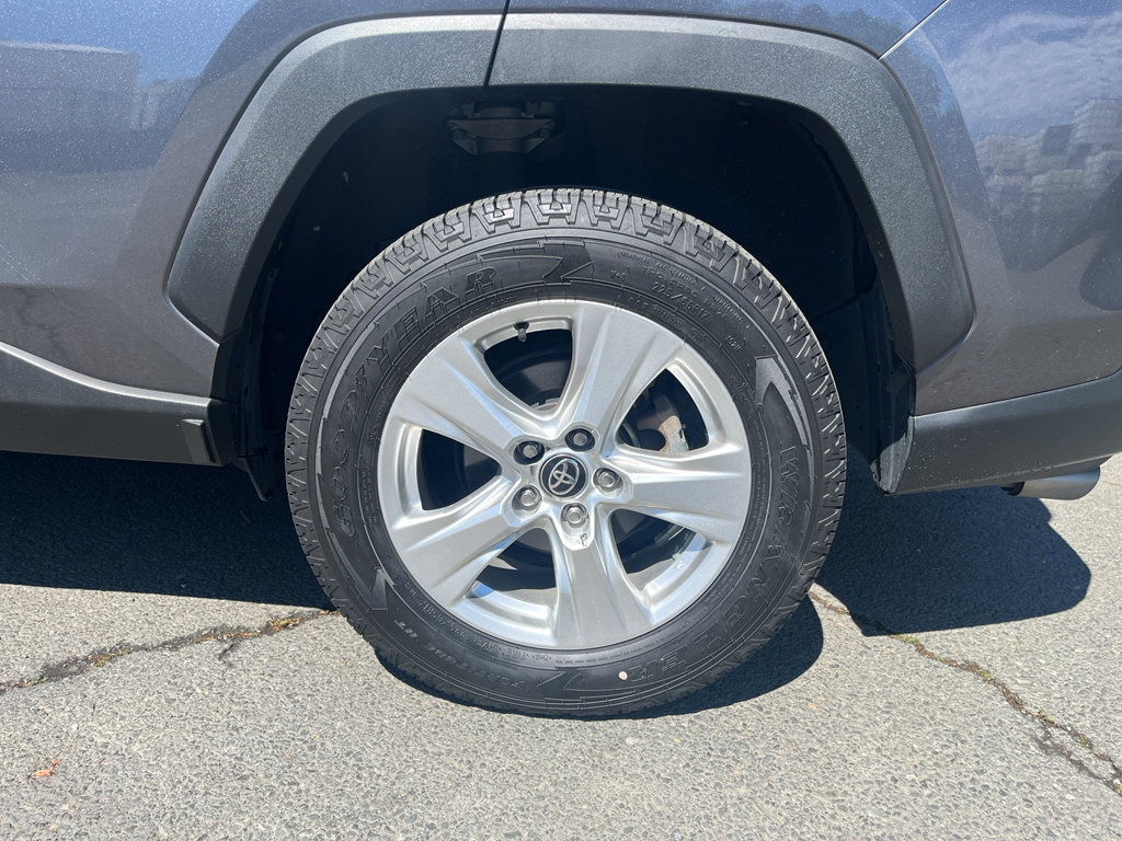 Used 2021 Toyota RAV4 XLE w/ Convenience Package AWD/4WD image 15