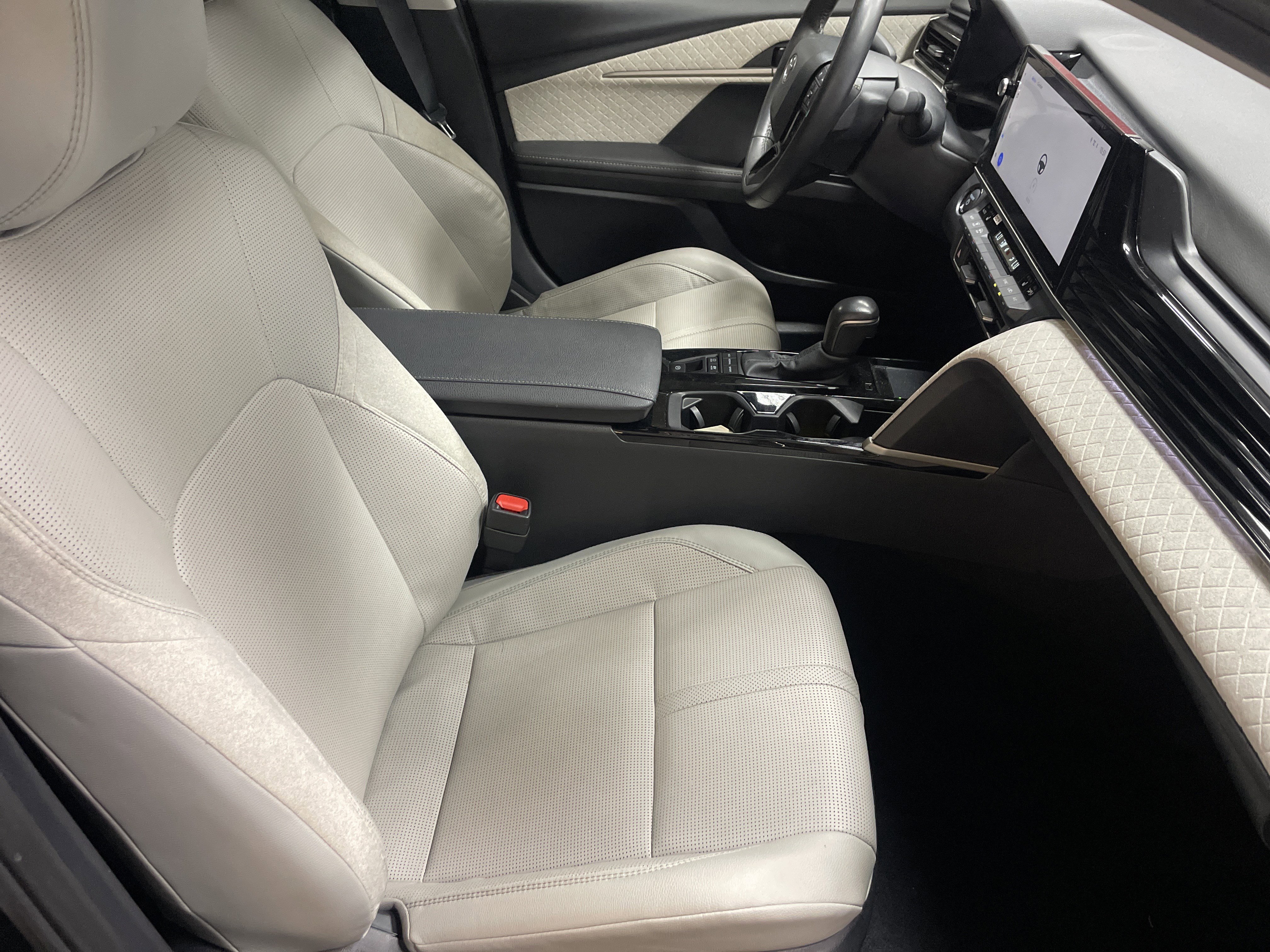 Certified 2025 Toyota Camry XLE FWD image 35