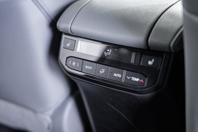 Used 2024 Toyota Highlander Platinum image 36